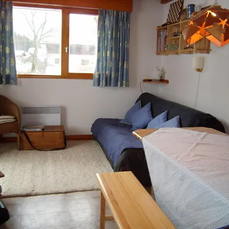 3 Pieces, 4 Pers, Skis Aux Pieds, Balcon, Parking, Proche Village - Fr-1-733-106 Appartamento *
